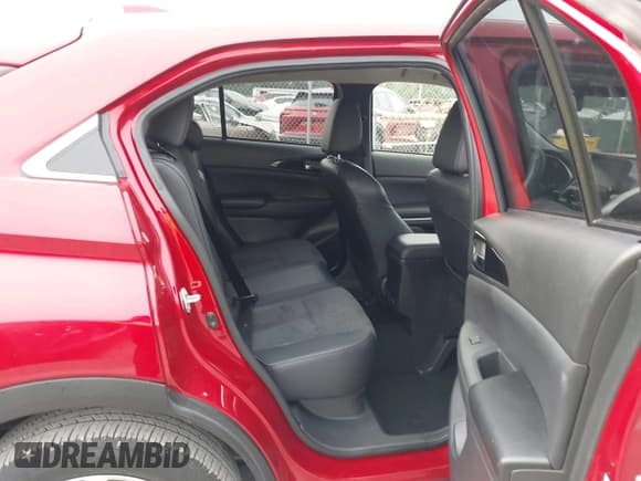 ✅ 2024 Mitsubishi Eclipse Cross SE • VIN: JA4ATWAA0RZ062264 • Лот: 43409523. Опубликован ранее на IAAI с пробегом 33 361 миль. Бесплатный доступ к архиву аукционных продаж из США и подробный отчёт об истории автомобиля на DreamBid. Изображение 8.