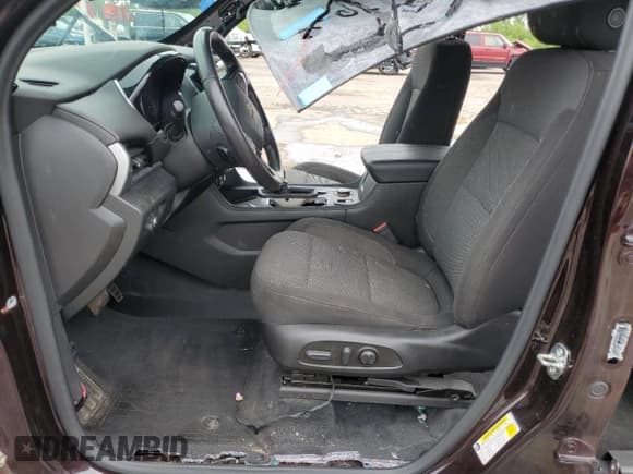 ✅ 2022 Chevrolet Traverse LT Cloth • VIN: 1GNERGKW4NJ101427 • Lot: 60630425. Wystawiony na Copart z przebiegiem Nie podano. Bezpłatny archiwum sprzedaży aukcyjnych z USA i szczegółowy raport historii pojazdu na DreamBid. Zdjęcie 7.