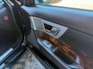 ✅ 2015 Jaguar XF T Premium • VIN: SAJWA0FS8FPU86557 • Lot: 93523845. Wystawiony na Copart z przebiegiem 119 532 mil. Bezpłatny archiwum sprzedaży aukcyjnych z USA i szczegółowy raport historii pojazdu na DreamBid. Zdjęcie 15.