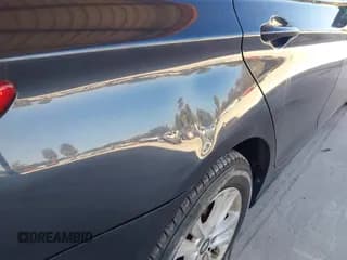 ✅ 2013 Hyundai Sonata GLS • VIN: 5NPEB4AC7DH673599 • Лот: 43602211. Опубликован ранее на IAAI с пробегом 182 136 миль. Бесплатный доступ к архиву аукционных продаж из США и подробный отчёт об истории автомобиля на DreamBid. Изображение 6.