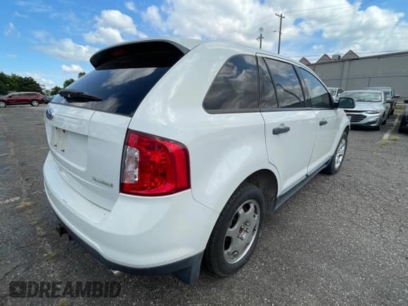 ✅ 2012 Ford Edge SE • VIN: 2FMDK3G9XCBA82951 • Lot: 67479545. Wystawiony na Copart z przebiegiem 225 264 mil. Bezpłatny archiwum sprzedaży aukcyjnych z USA i szczegółowy raport historii pojazdu na DreamBid. Zdjęcie 4.