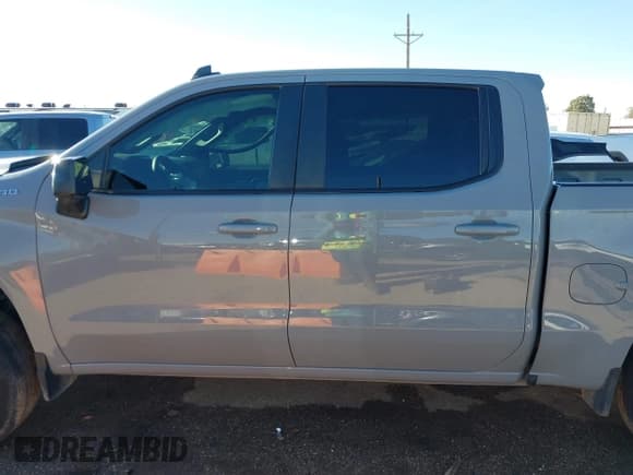 ✅ 2024 Chevrolet Silverado 1500 • VIN: 1GCPADE80RZ216828 • Lot: 43562665. Listed on IAAI with 42,479 mi. Free auction sales archive from the USA and detailed vehicle history report at DreamBid. Image 15.