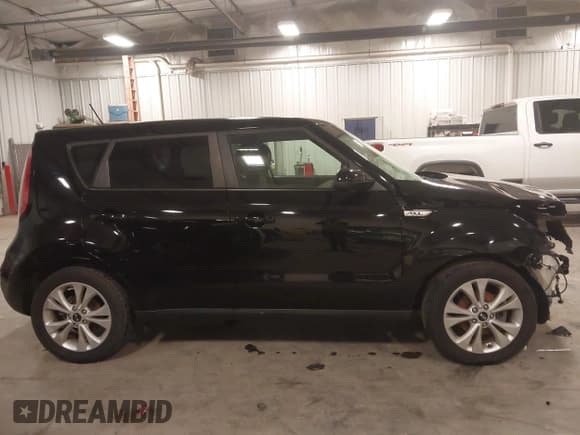 ✅ 2019 Kia Soul + • VIN: KNDJP3A5XK7668524 • Lot: 43655308. Wystawiony na IAAI z przebiegiem 80 692 mil. Bezpłatny archiwum sprzedaży aukcyjnych z USA i szczegółowy raport historii pojazdu na DreamBid. Zdjęcie 14.
