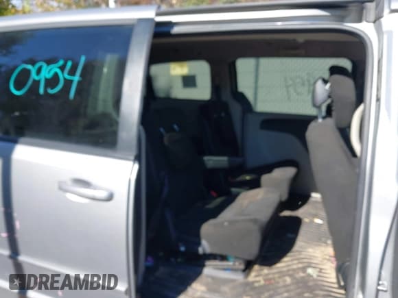 ✅ 2016 Dodge Grand Caravan American Value • VIN: 2C4RDGBG7GR402046 • Lot: 43470954. Wystawiony na IAAI z przebiegiem 178 864 mil. Bezpłatny archiwum sprzedaży aukcyjnych z USA i szczegółowy raport historii pojazdu na DreamBid. Zdjęcie 8.