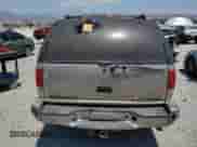 1999 Chevrolet Blazer LS z VIN 1GNDT13W4X2176778, wystawiony jako Copart lot #61965294 z przebiegiem 196 511 mil mil oraz Szkoda całkowita • Salvage title. Historia ofert i sprzedaży dostępna na DreamBid. Obrazek 6.