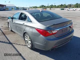 ✅ 2013 Hyundai Sonata SE • VIN: 5NPEC4AC5DH806762 • Лот: 43606099. Опубликован ранее на IAAI с пробегом 76 338 миль. Бесплатный доступ к архиву аукционных продаж из США и подробный отчёт об истории автомобиля на DreamBid. Изображение 3.