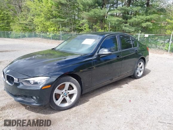 ✅ 2013 BMW 3 Series 328i xDrive • VIN: WBA3B3C59DF543640 • Lot: 42208779. Listed on IAAI with 183,737 mi. Free auction sales archive from the USA and detailed vehicle history report at DreamBid. Image 2.