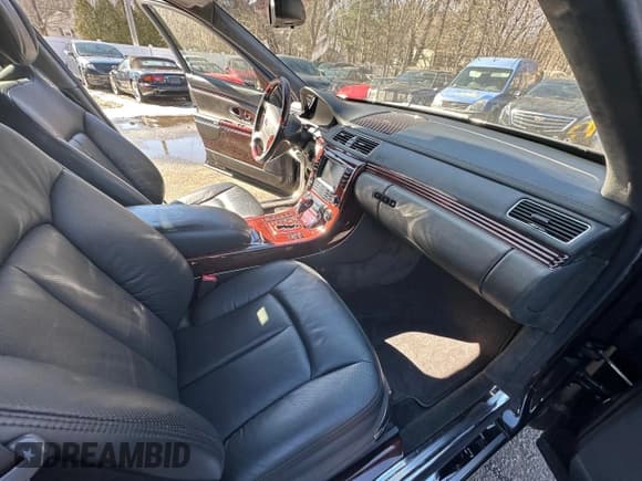 ✅ 2009 Maybach 62 • VIN: WDBVG78JX9A002609 • Lot: 48118995. Wystawiony na Copart z przebiegiem 113 692 mil. Bezpłatny archiwum sprzedaży aukcyjnych z USA i szczegółowy raport historii pojazdu na DreamBid. Zdjęcie 5.