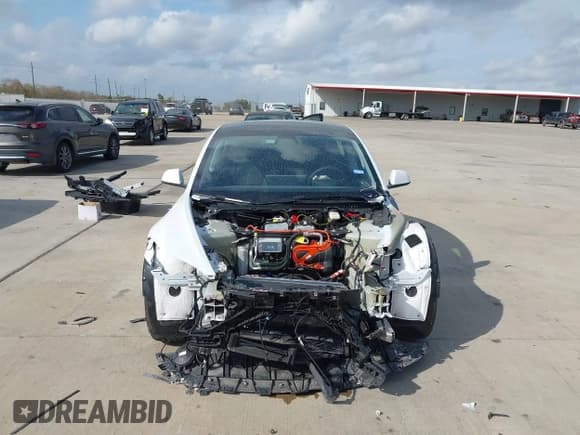 ✅ 2024 Tesla Model 3 • VIN: 5YJ3E1EAXRF750199 • Лот: 43747301. Опубликован ранее на IAAI с пробегом 4 042 миль. Бесплатный доступ к архиву аукционных продаж из США и подробный отчёт об истории автомобиля на DreamBid. Изображение 11.