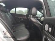 ✅ 2019 Mercedes-Benz E 450 • VIN: WDDZF6JBXKA490748 • Lot: 90539375. Wystawiony na Copart z przebiegiem 27 242 mil. Bezpłatny archiwum sprzedaży aukcyjnych z USA i szczegółowy raport historii pojazdu na DreamBid. Zdjęcie 10.