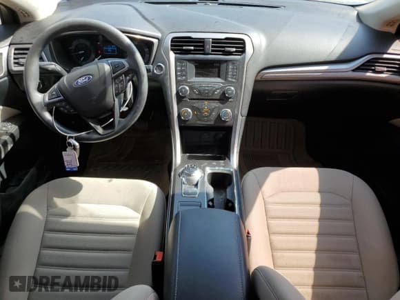 ✅ 2018 Ford Fusion S • VIN: 3FA6P0G71JR161117 • Лот: 85817185. Опубликован ранее на Copart с пробегом 32 467 миль. Бесплатный доступ к архиву аукционных продаж из США и подробный отчёт об истории автомобиля на DreamBid. Изображение 8.