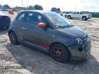 ✅ 2015 FIAT 500e • VIN: 3C3CFFGE5FT732737 • Lot: 42524438. Wystawiony na IAAI z przebiegiem 65 000 mil. Bezpłatny archiwum sprzedaży aukcyjnych z USA i szczegółowy raport historii pojazdu na DreamBid. Zdjęcie 1.