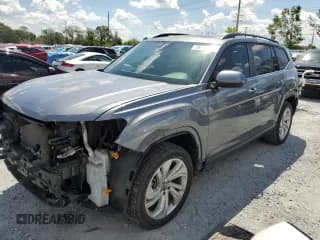 ✅ 2022 Volkswagen Atlas SE • VIN: 1V2JR2CA7NC522171 • Lot: 70628385. Wystawiony na Copart z przebiegiem 77 357 mil. Bezpłatny archiwum sprzedaży aukcyjnych z USA i szczegółowy raport historii pojazdu na DreamBid. Zdjęcie 1.