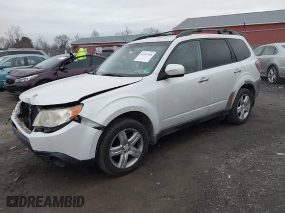 ✅ 2009 Subaru Forester X • VIN: JF2SH63689H721462 • Lot: 43787908. Listed on IAAI with 139,674 mi. Free auction sales archive from the USA and detailed vehicle history report at DreamBid. Image 2.