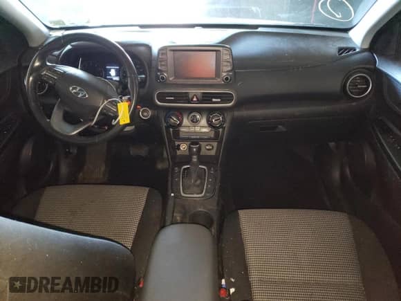 ✅ 2018 Hyundai Kona SEL • VIN: KM8K2CAA5JU082633 • Lot: 65828513. Wystawiony na Copart z przebiegiem 107 992 mil mil. Skorzystaj z bezpłatnego archiwum sprzedaży aukcyjnych z USA i zobacz szczegółowy raport historii pojazdu na DreamBid. Zdjęcie 8.