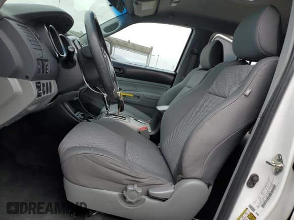 ✅ 2015 Toyota Tacoma PreRunner • VIN: 3TMJU4GNXFM193555 • Lot: 59618485. Listed on Copart with 63,552 mi. Free auction sales archive from the USA and detailed vehicle history report at DreamBid. Image 7.