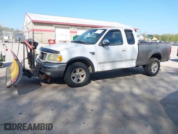 ✅ 2003 Ford F-150 XL • VIN: 1FTRX18W33NA17822 • Lot: 42250184. Listed on IAAI with 202,816 mi. Free auction sales archive from the USA and detailed vehicle history report at DreamBid. Image 2.