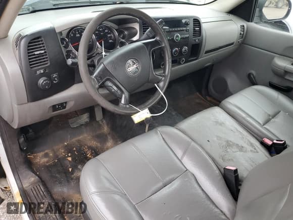 ✅ 2009 GMC Sierra 1500 • VIN: 1GTHC44K79E142956 • Лот: 80669944. Опубликован ранее на Copart с пробегом 309 022 миль. Бесплатный доступ к архиву аукционных продаж из США и подробный отчёт об истории автомобиля на DreamBid. Изображение 8.