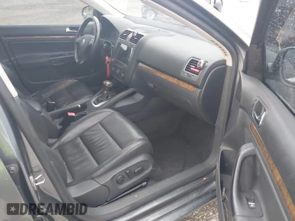 ✅ 2005 Volkswagen Jetta 2.5L • VIN: 3VWDF71K95M607637 • Лот: 42747472. Опубликован ранее на IAAI с пробегом Не указан. Бесплатный доступ к архиву аукционных продаж из США и подробный отчёт об истории автомобиля на DreamBid. Изображение 5.