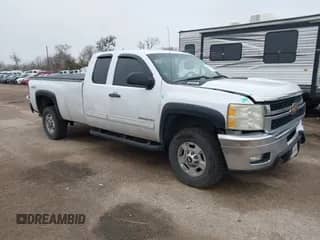 2011 Chevrolet Silverado 2500HD LT z VIN 1GC2KXCG2BZ187275, wystawiony jako IAAI lot #41705518 z przebiegiem 231 049 mil mil oraz . Historia ofert i sprzedaży dostępna na DreamBid. Obrazek 1.