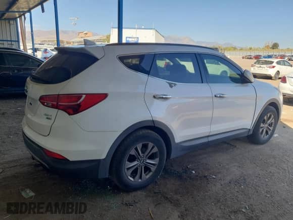 ✅ 2015 Hyundai Santa Fe • VIN: 5XYZUDLB1FG275315 • Lot: 86629095. Wystawiony na Copart z przebiegiem 177 246 mil. Bezpłatny archiwum sprzedaży aukcyjnych z USA i szczegółowy raport historii pojazdu na DreamBid. Zdjęcie 3.