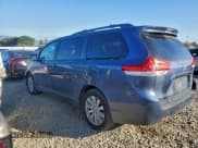 ✅ 2014 Toyota Sienna LE • VIN: 5TDJK3DC2ES072147 • Lot: 96370815. Listed on Copart with 101,572 mi. Free auction sales archive from the USA and detailed vehicle history report at DreamBid. Image 2.