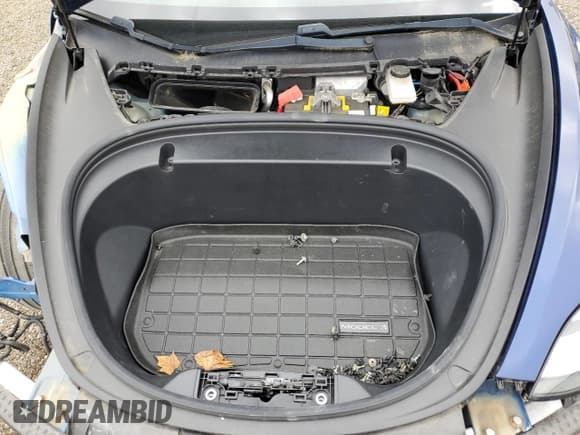 ✅ 2020 Tesla Model 3 Long Range • VIN: 5YJ3E1EBXLF617698 • Лот: 60532125. Опубликован ранее на Copart с пробегом 28 841 миль. Бесплатный доступ к архиву аукционных продаж из США и подробный отчёт об истории автомобиля на DreamBid. Изображение 11.