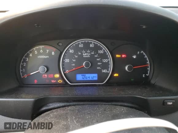 ✅ 2010 Hyundai Elantra GLS • VIN: KMHDU4AD1AU975434 • Lot: 74977964. Wystawiony na Copart z przebiegiem 126 412 mil mil. Skorzystaj z bezpłatnego archiwum sprzedaży aukcyjnych z USA i zobacz szczegółowy raport historii pojazdu na DreamBid. Zdjęcie 9.