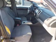 ✅ 2015 Toyota Tacoma • VIN: 3TMMU4FN6FM086789 • Lot: 42632229. Wystawiony na IAAI z przebiegiem 140 424 mil. Bezpłatny archiwum sprzedaży aukcyjnych z USA i szczegółowy raport historii pojazdu na DreamBid. Zdjęcie 5.