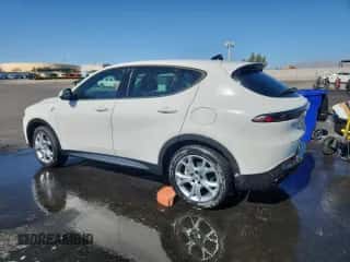 2024 Dodge Hornet R/T z VIN ZACPDFCW9R3A28738, wystawiony jako Copart lot #66215455 z przebiegiem 31 066 mil mil oraz Czysty tytuł • Clean title. Historia ofert i sprzedaży dostępna na DreamBid. Obrazek 2.