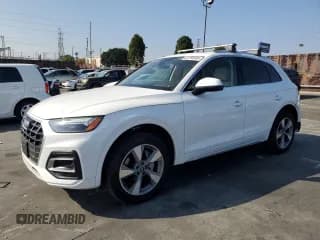 ✅ 2023 Audi Q5 Premium • VIN: WA1ABAFY2P2051333 • Lot: 82785505. Wystawiony na Copart z przebiegiem 27 789 mil. Bezpłatny archiwum sprzedaży aukcyjnych z USA i szczegółowy raport historii pojazdu na DreamBid. Zdjęcie 1.
