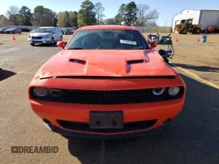 ✅ 2023 Dodge Challenger SXT • VIN: 2C3CDZAGXPH582376 • Lot: 37884784. Wystawiony na Copart z przebiegiem 15 103 mil. Bezpłatny archiwum sprzedaży aukcyjnych z USA i szczegółowy raport historii pojazdu na DreamBid. Zdjęcie 5.