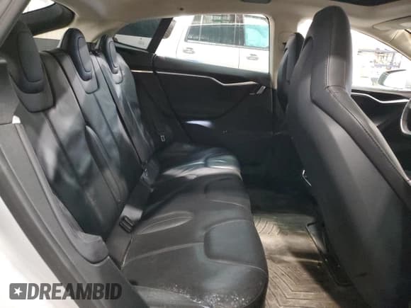 ✅ 2013 Tesla Model S • VIN: 5YJSA1CN6DFP18159 • Lot: 90867755. Wystawiony na Copart z przebiegiem 128 304 mil. Bezpłatny archiwum sprzedaży aukcyjnych z USA i szczegółowy raport historii pojazdu na DreamBid. Zdjęcie 10.