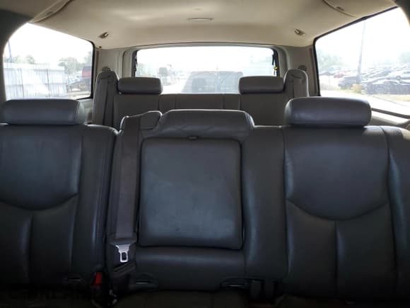 ✅ 2005 Chevrolet Suburban LS • VIN: 3GNFK16Z75G122039 • Lot: 67539005. Listed on Copart with 432,273 mi. Free auction sales archive from the USA and detailed vehicle history report at DreamBid. Image 10.