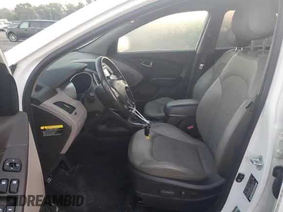 2015 Hyundai Tucson SE z VIN KM8JUCAG1FU105200, wystawiony jako Copart lot #72055693 z przebiegiem 135 071 mil mil oraz . Historia ofert i sprzedaży dostępna na DreamBid. Obrazek 7.