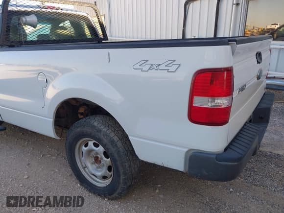 ✅ 2008 Ford F-150 XL • VIN: 1FTRF14V88KD47187 • Lot: 43341934. Wystawiony na IAAI z przebiegiem Nie podano. Bezpłatny archiwum sprzedaży aukcyjnych z USA i szczegółowy raport historii pojazdu na DreamBid. Zdjęcie 12.