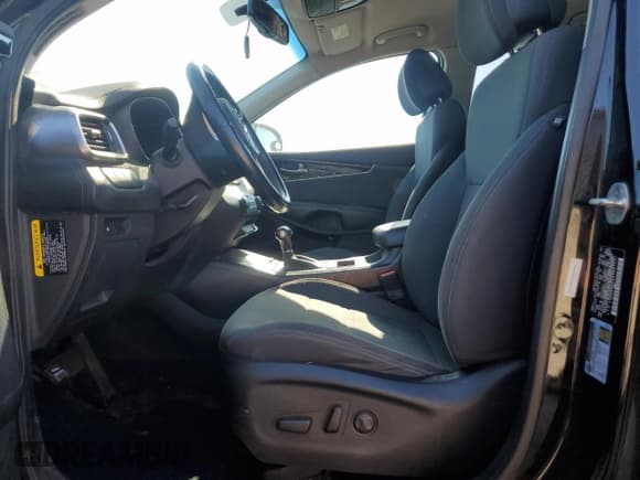 ✅ 2016 Kia Sorento LX • VIN: 5XYPGDA34GG061351 • Lot: 93342815. Wystawiony na Copart z przebiegiem 181 369 mil. Bezpłatny archiwum sprzedaży aukcyjnych z USA i szczegółowy raport historii pojazdu na DreamBid. Zdjęcie 7.