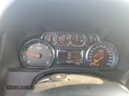 ✅ 2017 Chevrolet Suburban Premier • VIN: 1GNSKJKC5HR215260 • Lot: 64230254. Wystawiony na Copart z przebiegiem 122 978 mil. Bezpłatny archiwum sprzedaży aukcyjnych z USA i szczegółowy raport historii pojazdu na DreamBid. Zdjęcie 9.