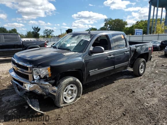 ✅ 2013 Chevrolet Silverado 2500HD LT • VIN: 1GC1KXCG2DF245790 • Лот: 82365295. Опубликован ранее на Copart с пробегом Не указан. Бесплатный доступ к архиву аукционных продаж из США и подробный отчёт об истории автомобиля на DreamBid. Изображение 1.