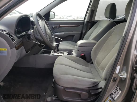 ✅ 2012 Hyundai Santa Fe GLS • VIN: 5XYZG3ABXCG122674 • Lot: 85515604. Listed on Copart with 176,634 mi. Free auction sales archive from the USA and detailed vehicle history report at DreamBid. Image 7.