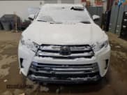 ✅ 2018 Toyota Highlander Limited • VIN: 5TDDZRFH6JS867118 • Lot: 43810385. Wystawiony na Copart z przebiegiem 200 925 mil. Bezpłatny archiwum sprzedaży aukcyjnych z USA i szczegółowy raport historii pojazdu na DreamBid. Zdjęcie 5.