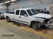2002 Chevrolet Silverado 1500 with VIN 1GCEC19T72E234402, listed as a Copart auction lot 85130274 with 205,415 mi miles and Salvage title. Bid and sale history available at DreamBid. Image 4.