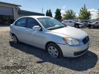 2009 Hyundai Accent Auto GLS z VIN KMHCN46C39U315786, wystawiony jako Copart lot #67562734 z przebiegiem 143 444 mil mil oraz Szkoda całkowita • Salvage title. Historia ofert i sprzedaży dostępna na DreamBid. Obrazek 4.