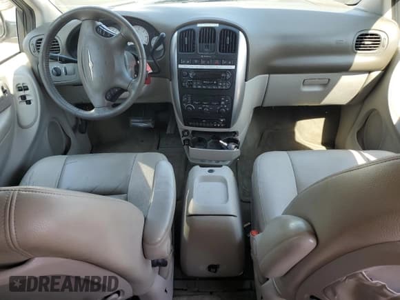 ✅ 2005 Chrysler Town & Country Touring • VIN: 2C4GP54L65R472969 • Лот: 81540375. Опубликован ранее на Copart с пробегом 169 690 миль. Бесплатный доступ к архиву аукционных продаж из США и подробный отчёт об истории автомобиля на DreamBid. Изображение 8.