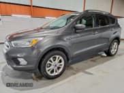 ✅ 2018 Ford Escape SE • VIN: 1FMCU9GD9JUA99941 • Лот: 93744015. Опубликован ранее на Copart с пробегом 96 199 миль. Бесплатный доступ к архиву аукционных продаж из США и подробный отчёт об истории автомобиля на DreamBid. Изображение 1.