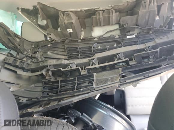 ✅ 2020 Ford Transit Connect Titanium • VIN: NM0GE9G26L1475062 • Lot: 69546865. Wystawiony na Copart z przebiegiem 119 737 mil. Bezpłatny archiwum sprzedaży aukcyjnych z USA i szczegółowy raport historii pojazdu na DreamBid. Zdjęcie 10.