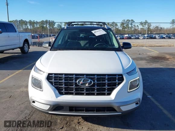 ✅ 2024 Hyundai Venue SEL • VIN: KMHRC8A38RU324305 • Lot: 41645452. Listed on IAAI with 11,629 mi. Free auction sales archive from the USA and detailed vehicle history report at DreamBid. Image 12.