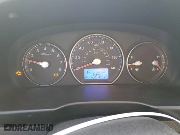 ✅ 2010 Hyundai Santa Fe GLS • VIN: 5NMSGDAB4AH363947 • Lot: 80111424. Listed on Copart with 165,441 mi. Free auction sales archive from the USA and detailed vehicle history report at DreamBid. Image 9.