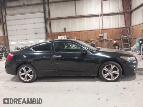 ✅ 2011 Honda Accord EX-L • VIN: 1HGCS2B81BA007057 • Лот: 43596126. Опубликован ранее на IAAI с пробегом 191 345 миль. Бесплатный доступ к архиву аукционных продаж из США и подробный отчёт об истории автомобиля на DreamBid. Изображение 13.