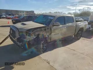 ✅ 2020 Toyota Tacoma SR5 • VIN: 5TFAZ5CNXLX089781 • Лот: 94381705. Опубликован ранее на Copart с пробегом 86 110 миль. Бесплатный доступ к архиву аукционных продаж из США и подробный отчёт об истории автомобиля на DreamBid. Изображение 1.